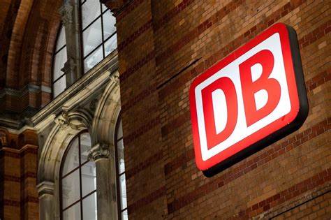 ICE 884 am Bahnsteig – Symbolbild für den technischen Vorfall und die kritischen letzten Minuten der Fahrt.