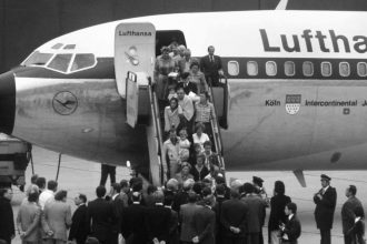 GSG-9-Einheit nach erfolgreicher Geiselbefreiung der Lufthansa-Maschine Landshut in Mogadischu, 1977