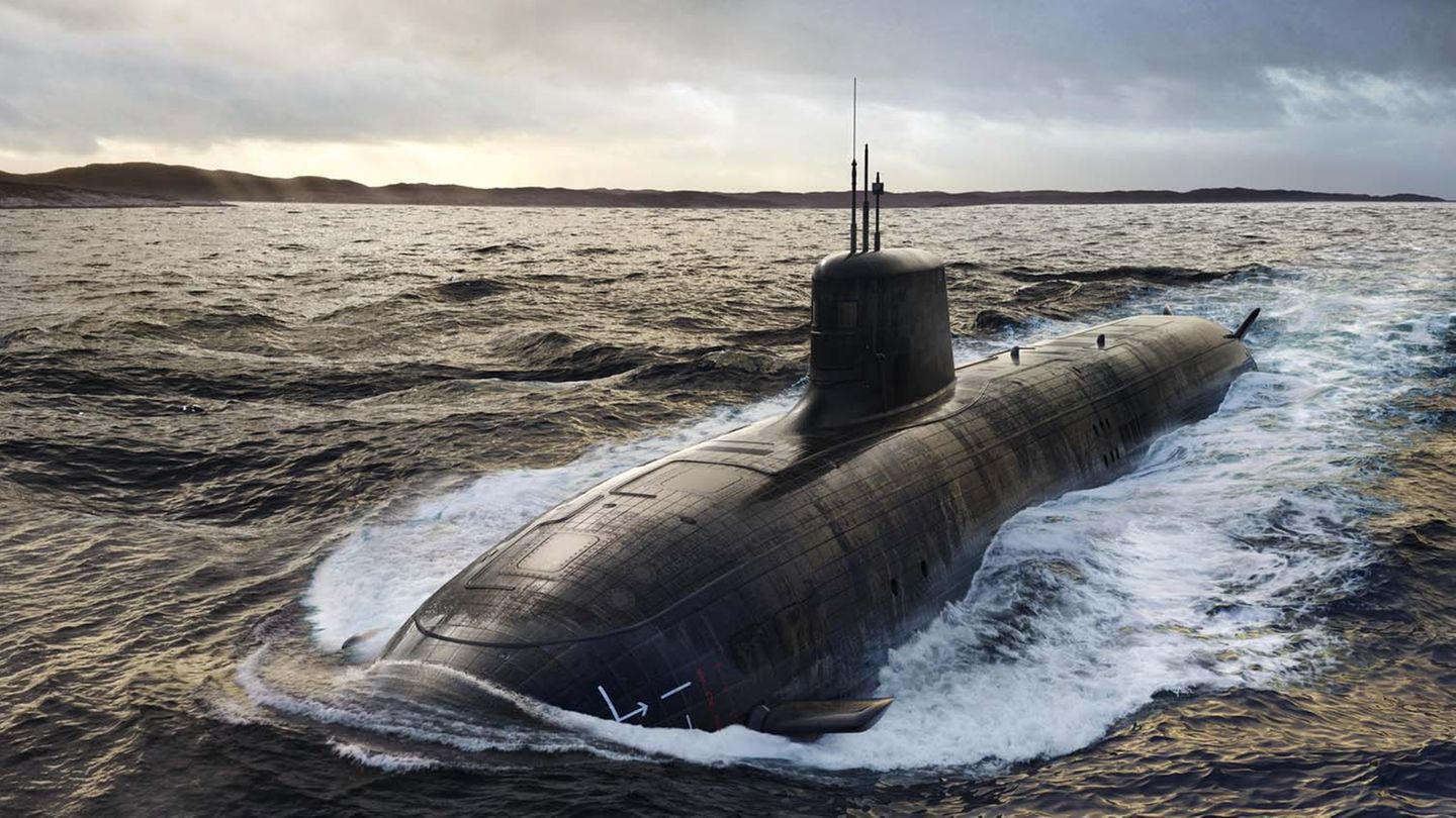 Webseitenansicht in dunklem Design: Überschrift des Artikels „Geheime Operation: Wie die CIA ein russisches U-Boot entführte und die Welt im Dunkeln hielt“ bei WahreStorys.de, darunter ein dramatisches Foto eines nuklearbetriebenen russischen U-Boots, das durch aufgewühlte Wellen fährt.